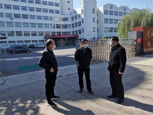 1 秦皇岛市教育局副局长孟凡功、职成教科科长孙文举到校检查指导工作.jpg