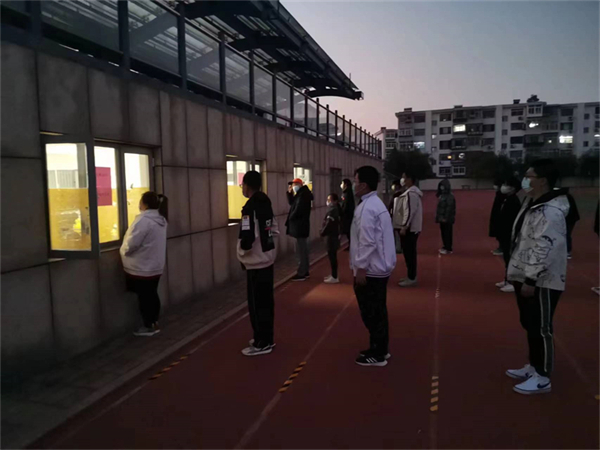 11 有序进行核酸检测.jpg